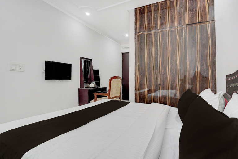 Others 4, Townhouse Sector 46 Huda Market, Gurgaon