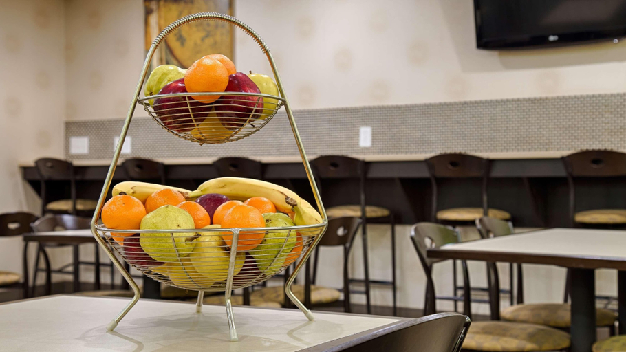 Food & Drinks 5, Grand Vista Richmond Airport Hotel, Henrico