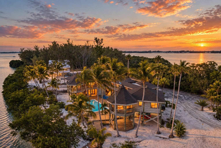 Others 1, Private Island Oasis Pool Dock Boat-in Only, Manatee