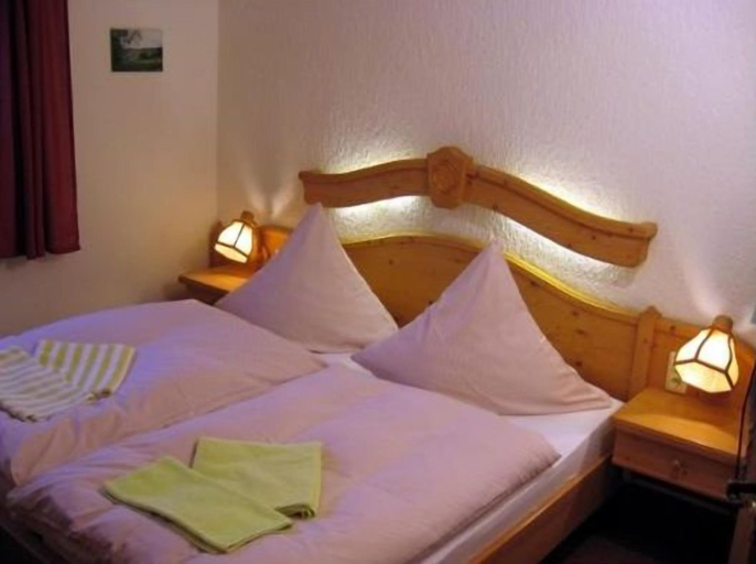 Others 4, Pension Rotes Haus, Erzgebirgskreis
