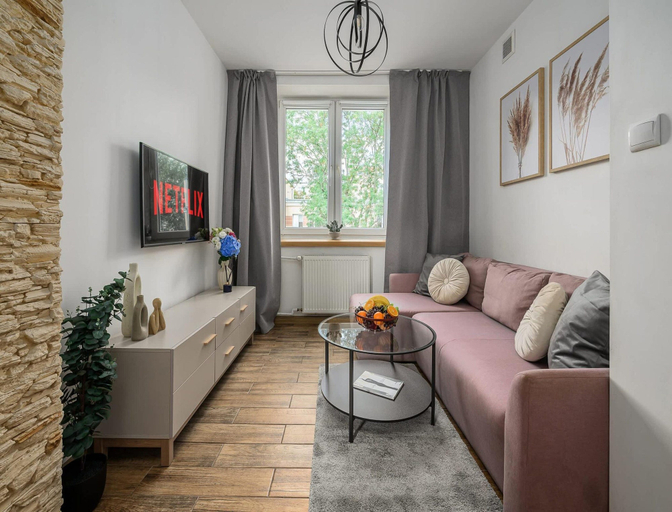 Others 2, Three-bedroom Flat on Syreny, Warsaw