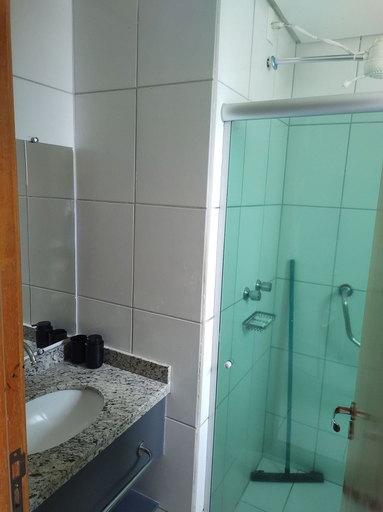 Bathroom 4, Caldas Novas Flat via Roberto Imoveis, Caldas Novas