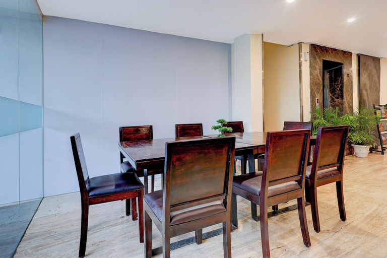 Others 2, Townhouse Hotel Sec- 54 Golf Course Road, Gurgaon