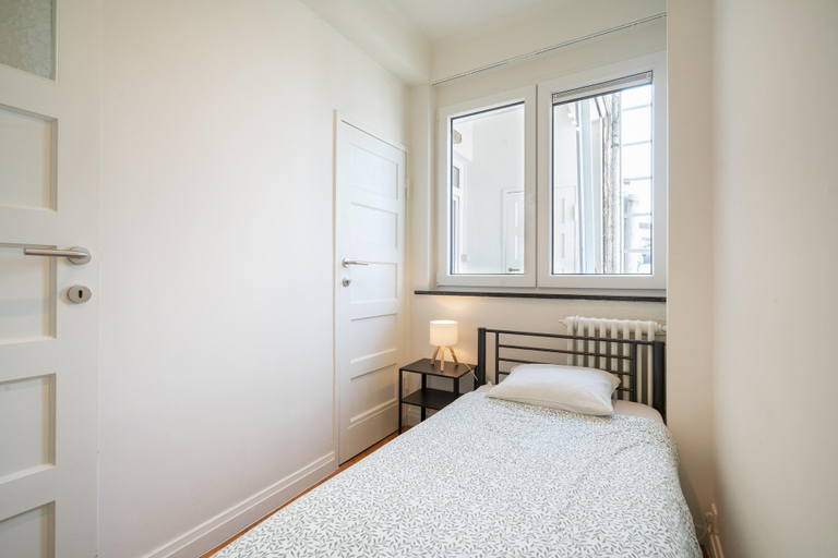 Others 4, Elegant 3bhk Apart With Modern Amenities, Antwerpen