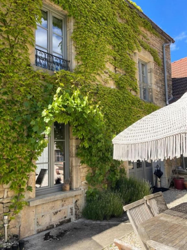 Others 3, Maison Marguerite, Yonne