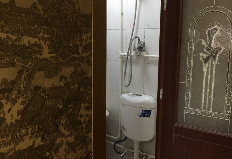 Bathroom 3, Qingquan Hotel, Jinan