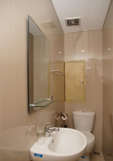 Bathroom, Residence T63, Jakarta Barat