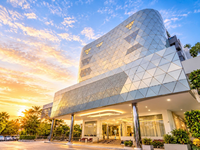 Exterior & Views 2, Morakot Hotel Chumphon, Muang Chumphon