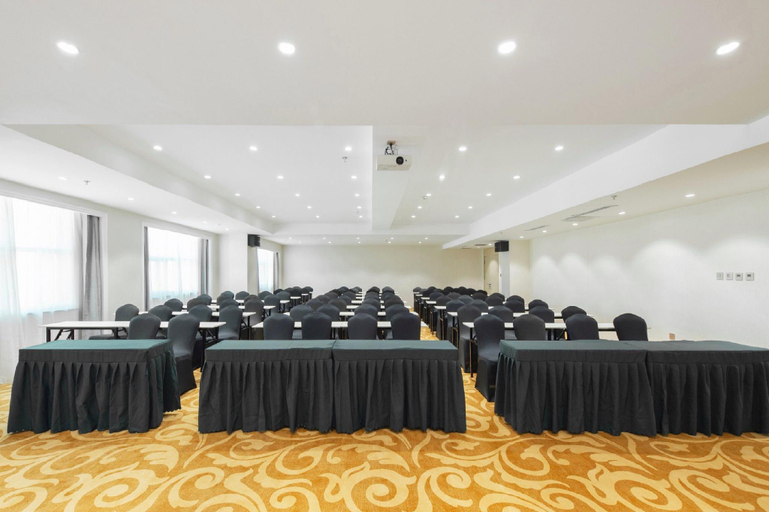 Business Facilities 1, Starway Hotel Songyuan Guo'erluosi Road, Songyuan