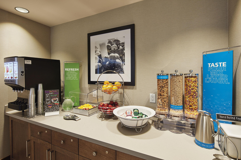 Food & Drinks 5, Hampton Inn & Suites Sacramento at Csus, Sacramento