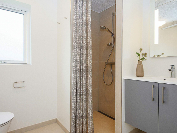 Bathroom 3, 18 Person Holiday Home in Romo, Tønder