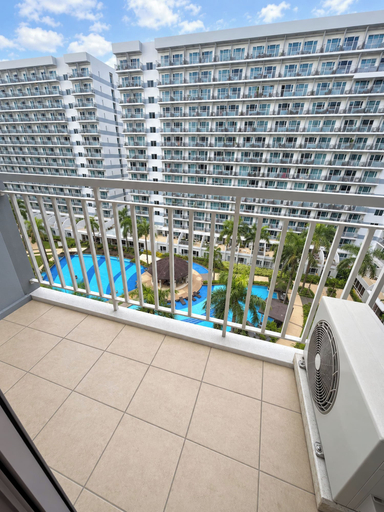 Others 4, Zen Escape 1Br With Balcony Pacing Pool, Pasay City