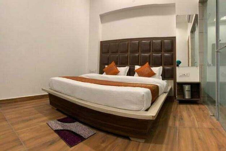 Others 5, Hotel O shingari royale, Amritsar