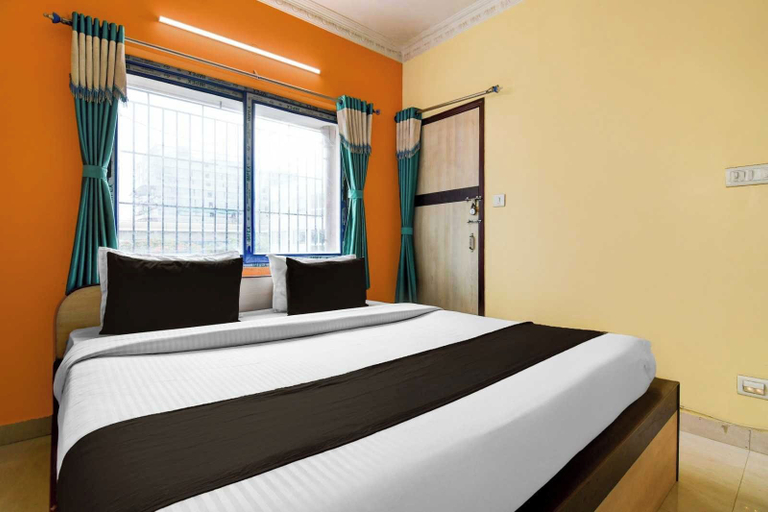 Others 2, Hotel O S.S Hotel Near Netaji Subhash, North 24 Parganas