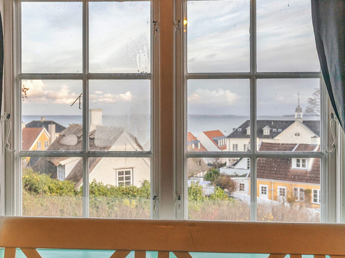 Others 5, 4 Star Holiday Home in Humlebaek, Fredensborg