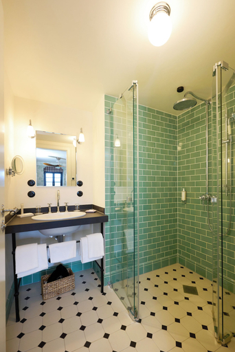 Bathroom 5, Hotel Burg Reichenstein, Mainz-Bingen