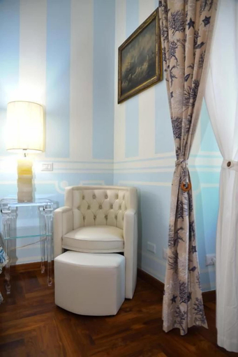Others 5, Regal House Anzio Manetti 16, Rome