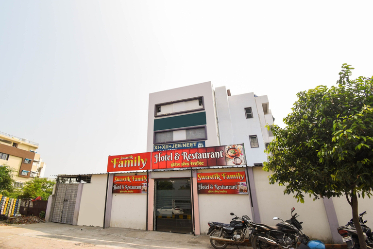 Others 5, Hotel O Swastik, Nagpur