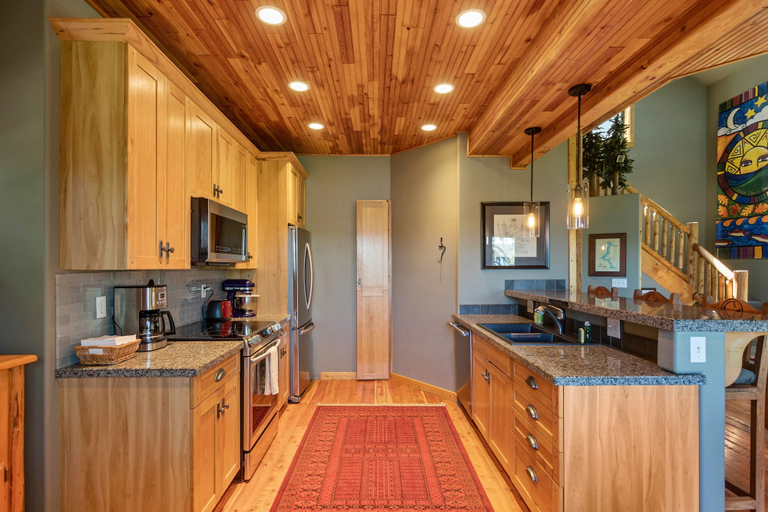 Others 2, Stoneridge Pines Cabin, Kootenai