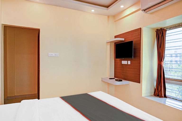 Others 5, Hotel O S.S Hotel Near Netaji Subhash, North 24 Parganas