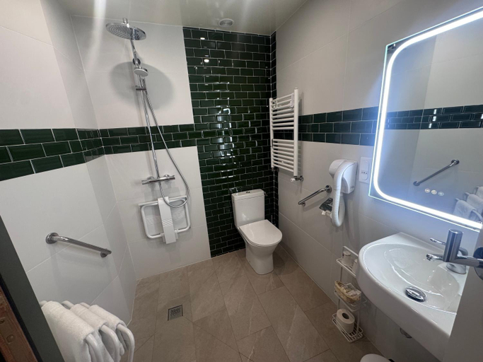 Bathroom, Hotel Meslay Republique, Paris