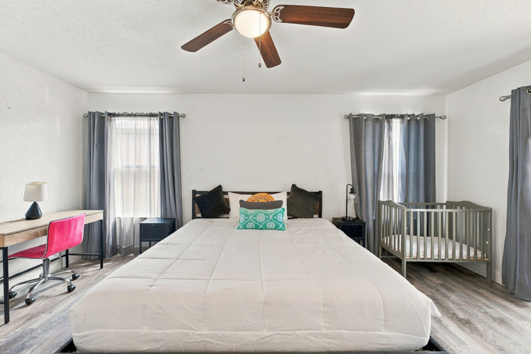 Others 2, 4 BR Regal Palms Haven Near Disney & Golf, Polk