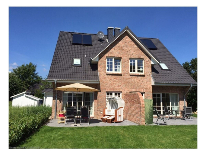 Others 1, Holiday Home in Wyk With Swimming Pool, Nordfriesland