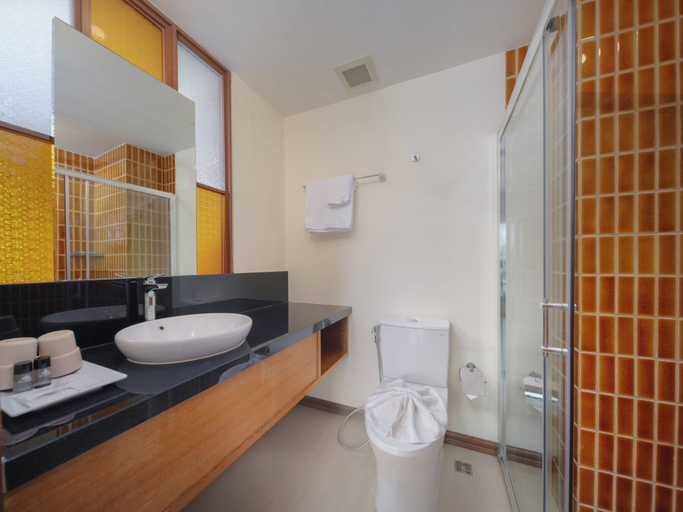 Bathroom 4, The Signature Hotel Thapae, Muang Chiang Mai