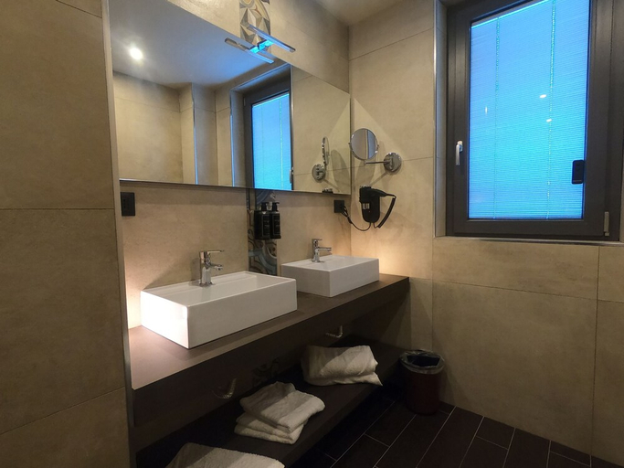 Bathroom 5, LAMBERTI BOUTIQUE HOTEL, Salerno