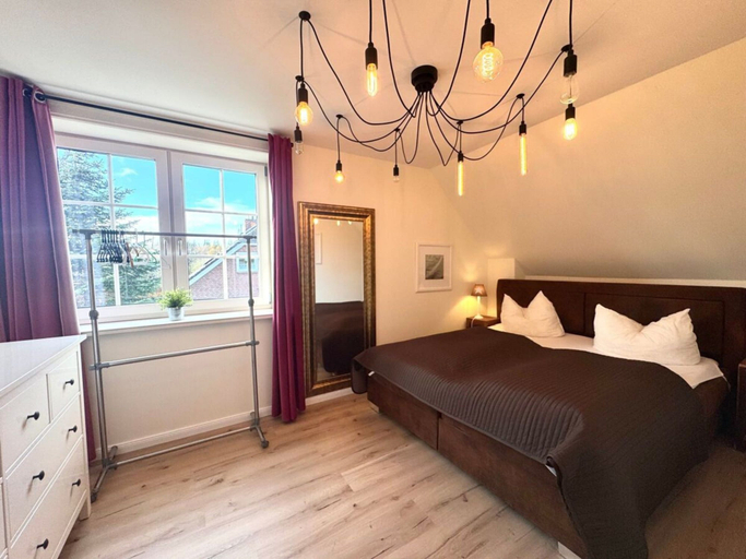 Others 5, Holiday Home in Wyk With Swimming Pool, Nordfriesland