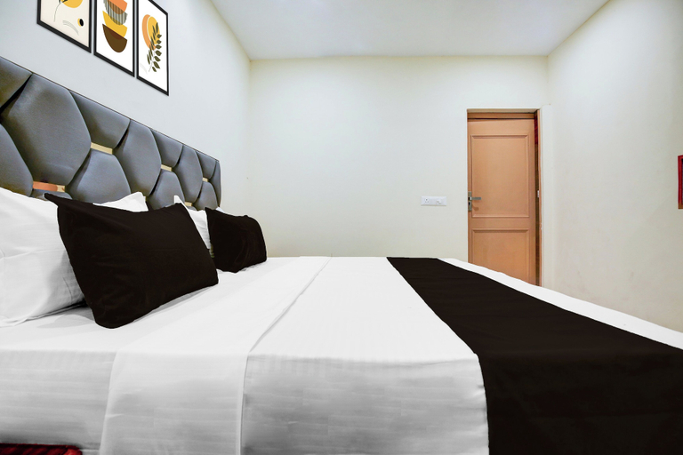 Others 2, OYO 834445 The Royal INN, Ludhiana