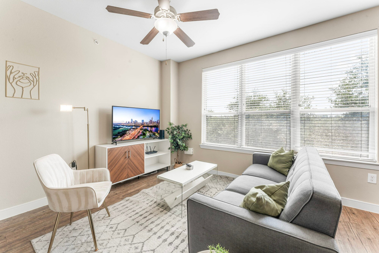 Others 3, Fun Soco 1BR King Suite w Gympickleballlaundry, Travis