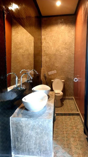 Bathroom 4, Baan Hom Muen Li, Mae Fa Luang