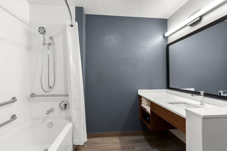 Bathroom 5, Everhome Suites Glendale Sports Entertainment District, Maricopa