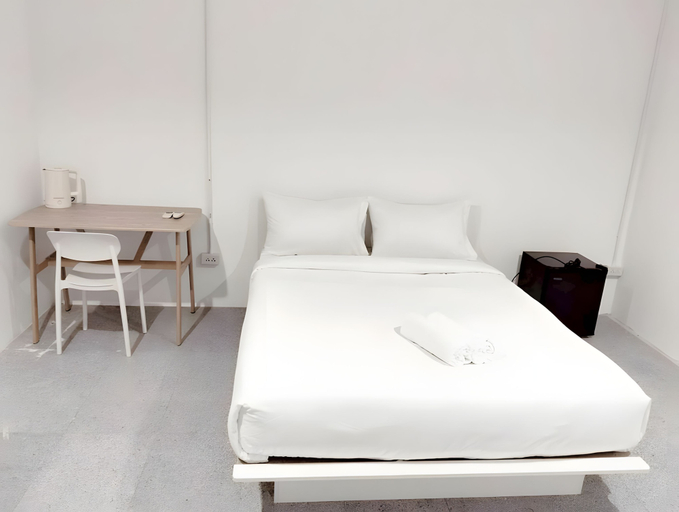 Others 2, M room Sukhumvit 2, Wattana