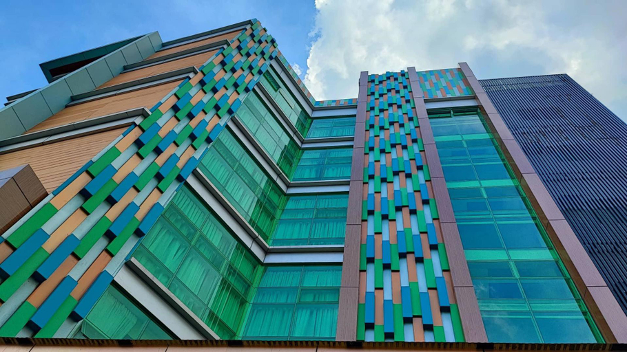 Exterior & Views