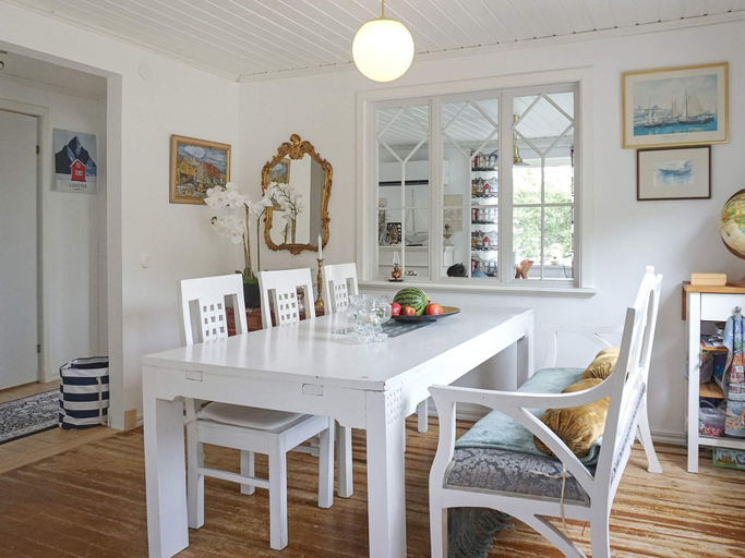 Others 2, 4 Star Holiday Home in Brastad, Lysekil