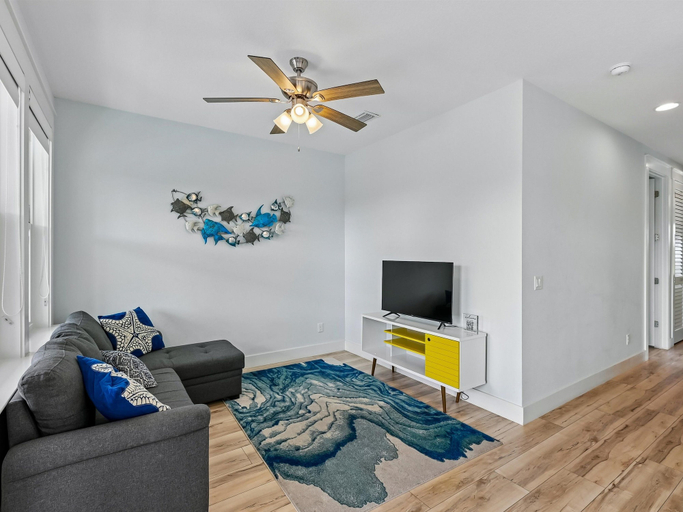 Others 5, Gulf Breeze Getaway, Bay