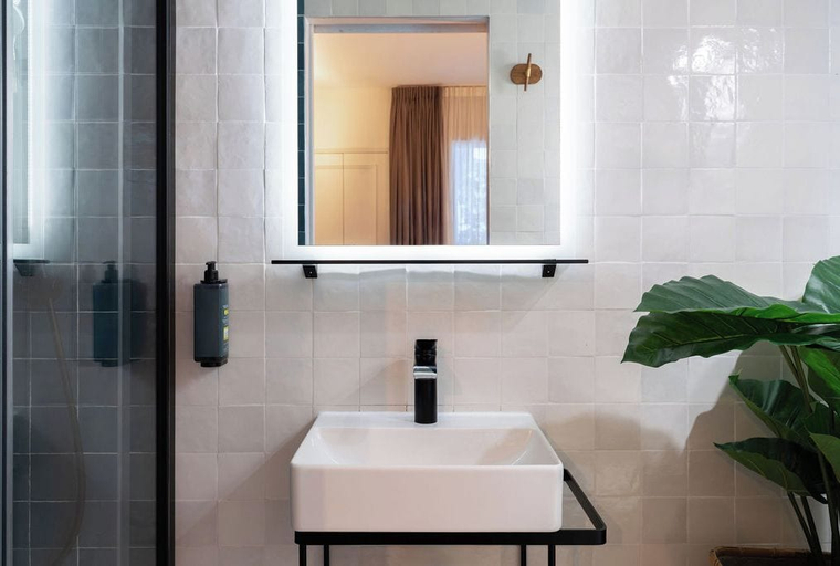 Bathroom 4, Hotel Eiffel Seine, Paris