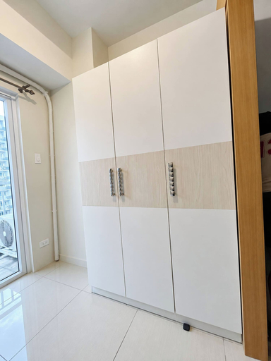 Others 4, Charming 2BR Apartment With Pool View in Vibrant Pasay City, Pasay City