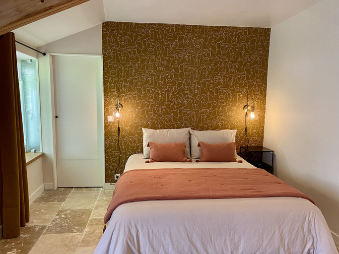 Bedroom 3, La Félicité, Essonne