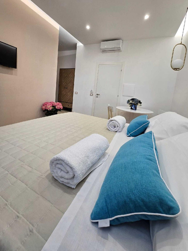 Bedroom 5, O' Vesuvio B&B, Napoli