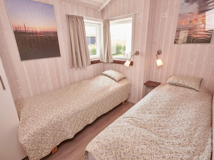 Others 3, 4 Star Holiday Home in Friedrichskoog, Dithmarschen