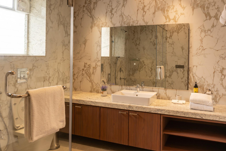 Bathroom, Park Suites, Kolkata