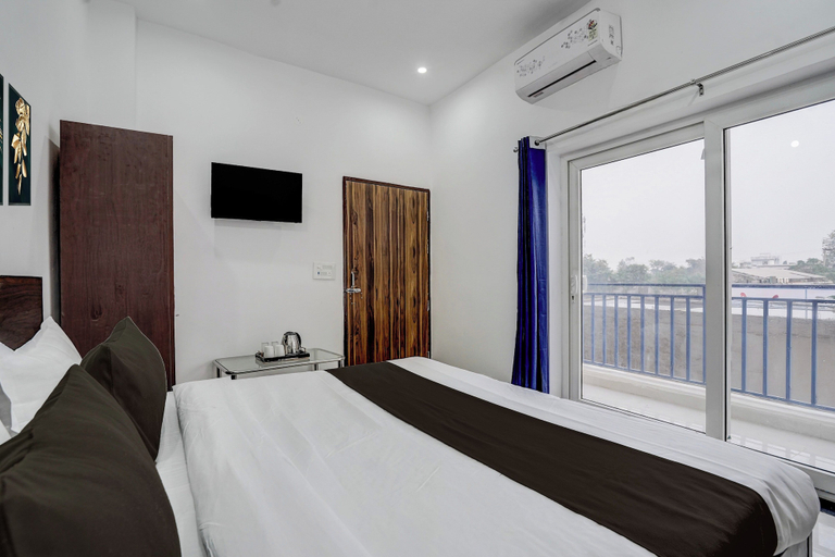 Others 4, Hotel O SGT University Road, Gurgaon