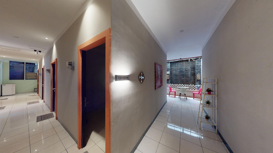 Exterior & Views 5, InnJoy Guesthouse, Semarang