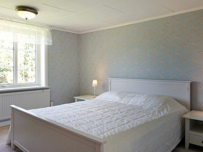 Others 5, 5 Person Holiday Home in Hedekas, Munkedal