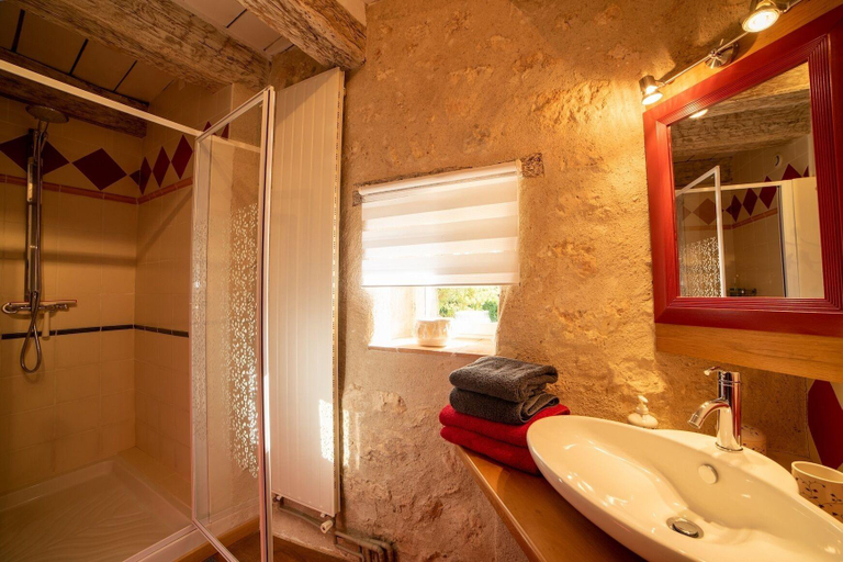 Bathroom 5, L'Oree du Ciel, Tarn