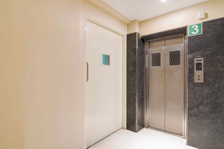 Others 5, Townhouse Deshapriya Park Kolkata, Kolkata
