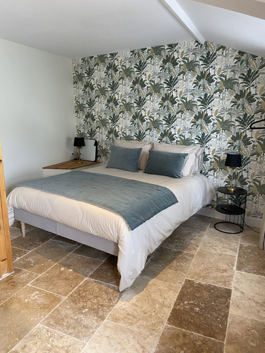 Bedroom 4, La Félicité, Essonne